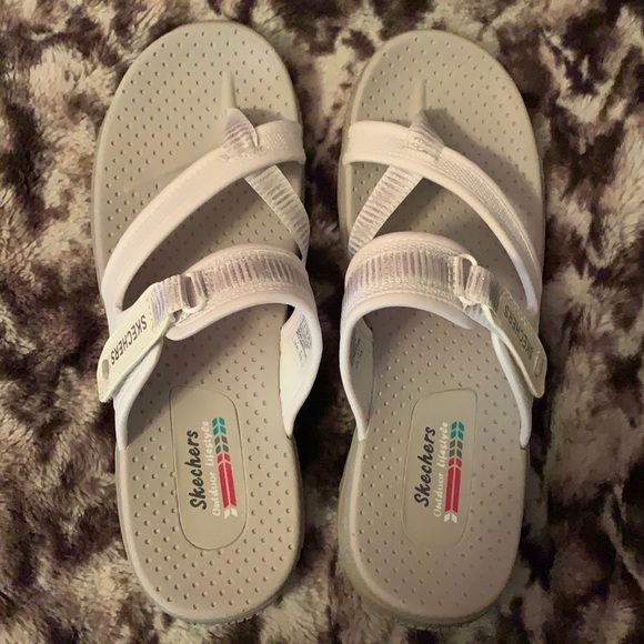 Sketcher sandals. Size 9. - Picture 1 of 4